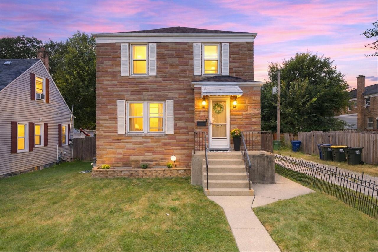 8716 S Richmond Ave., Evergreen Park, IL 60805