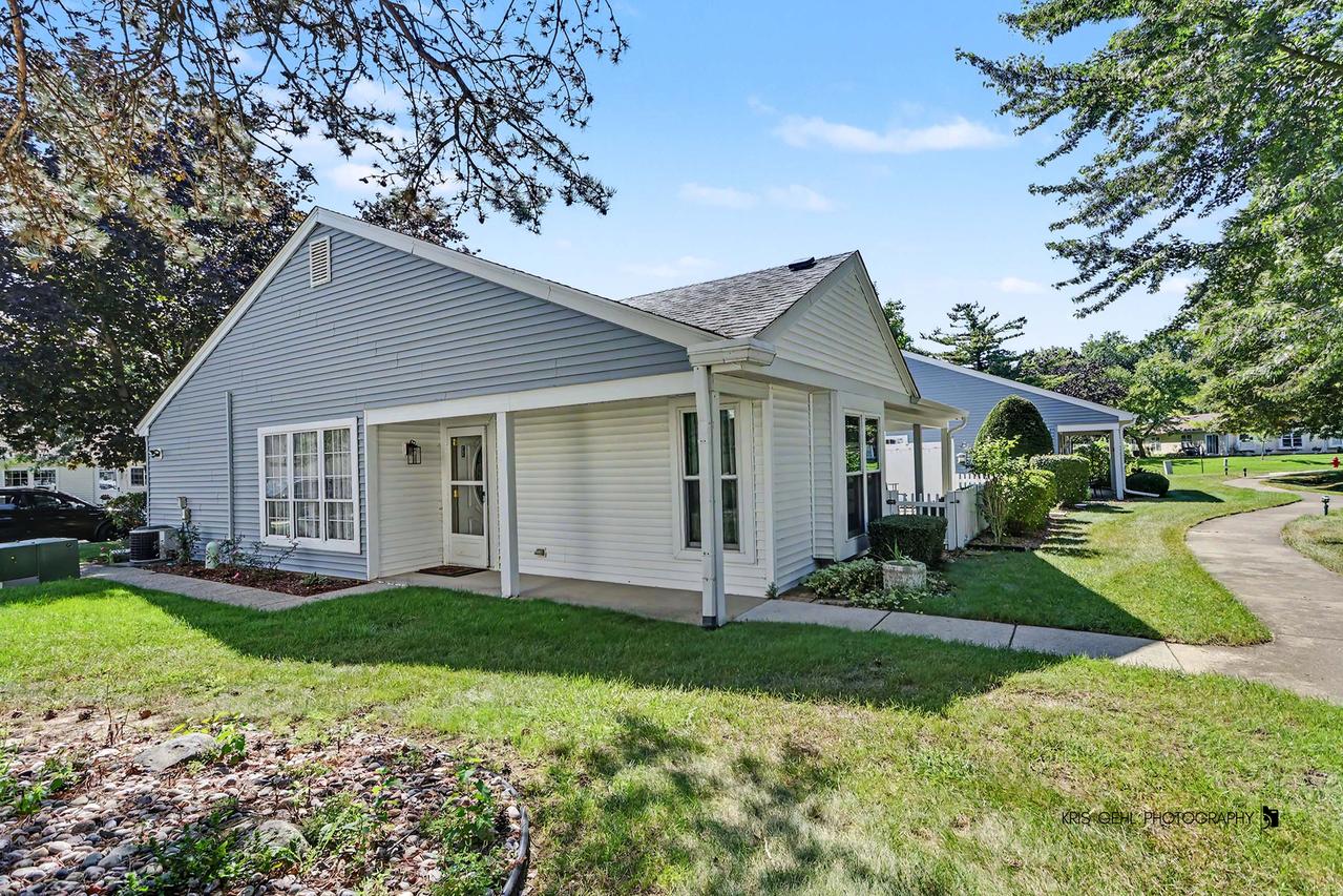 7203 Blair Ln. #314, Fox Lake, IL 60020