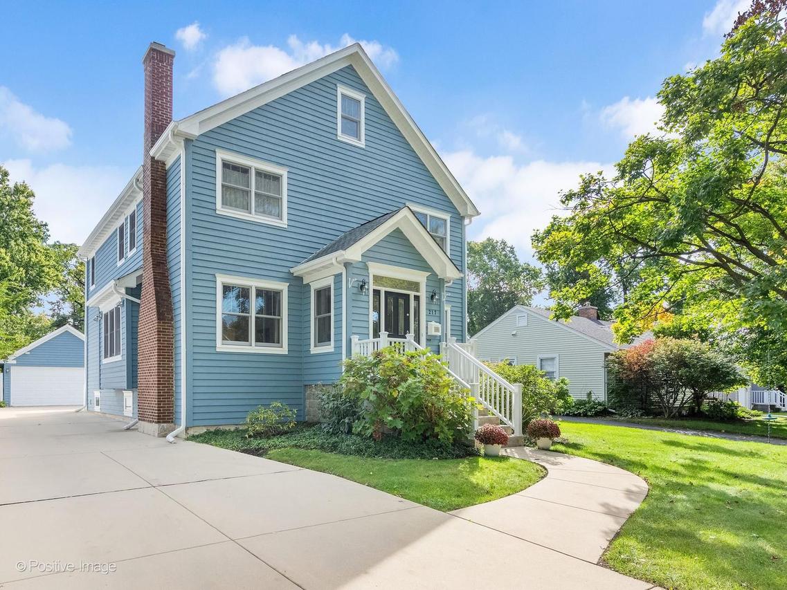 217 S Summit St., Wheaton, IL 60187