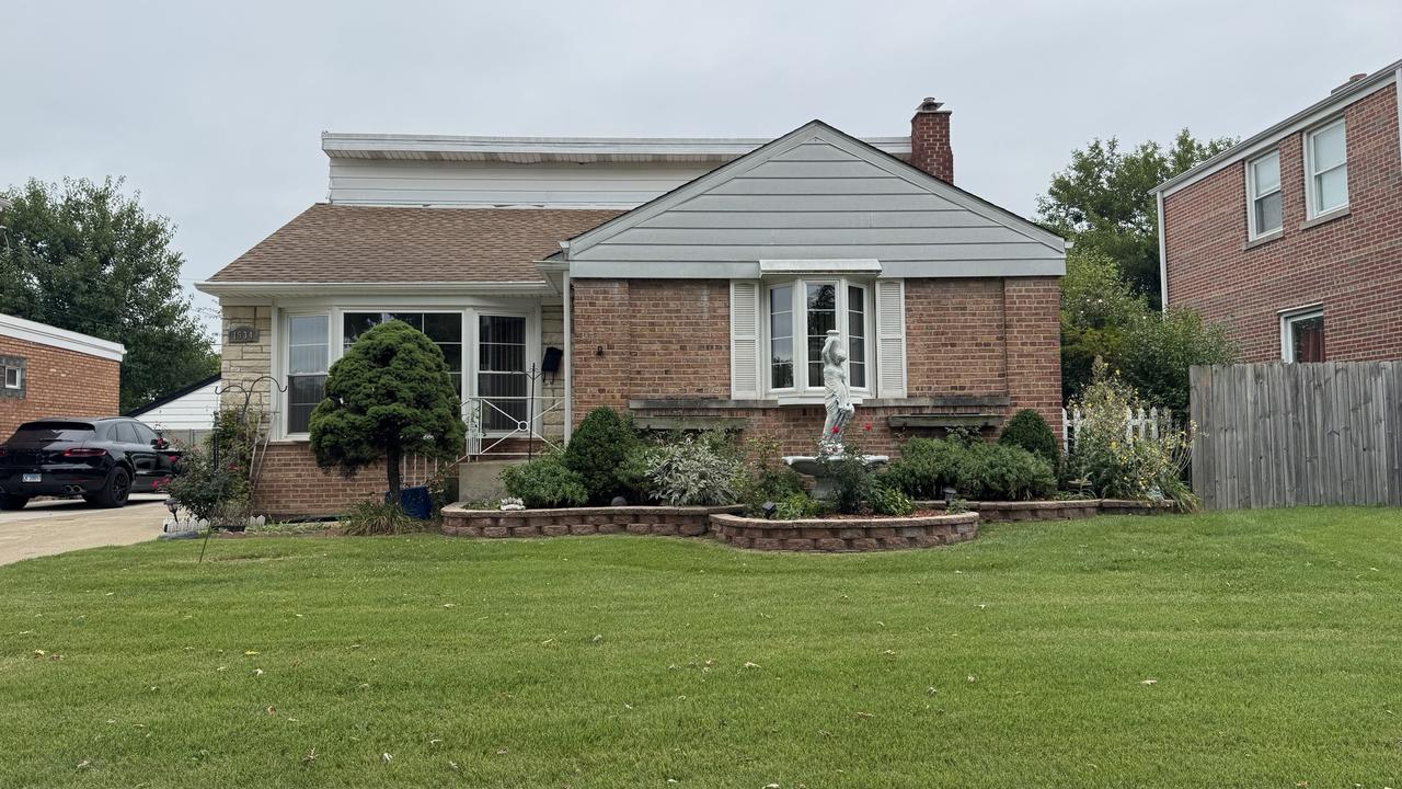 1934 Norfolk Ave., Westchester, IL 60154