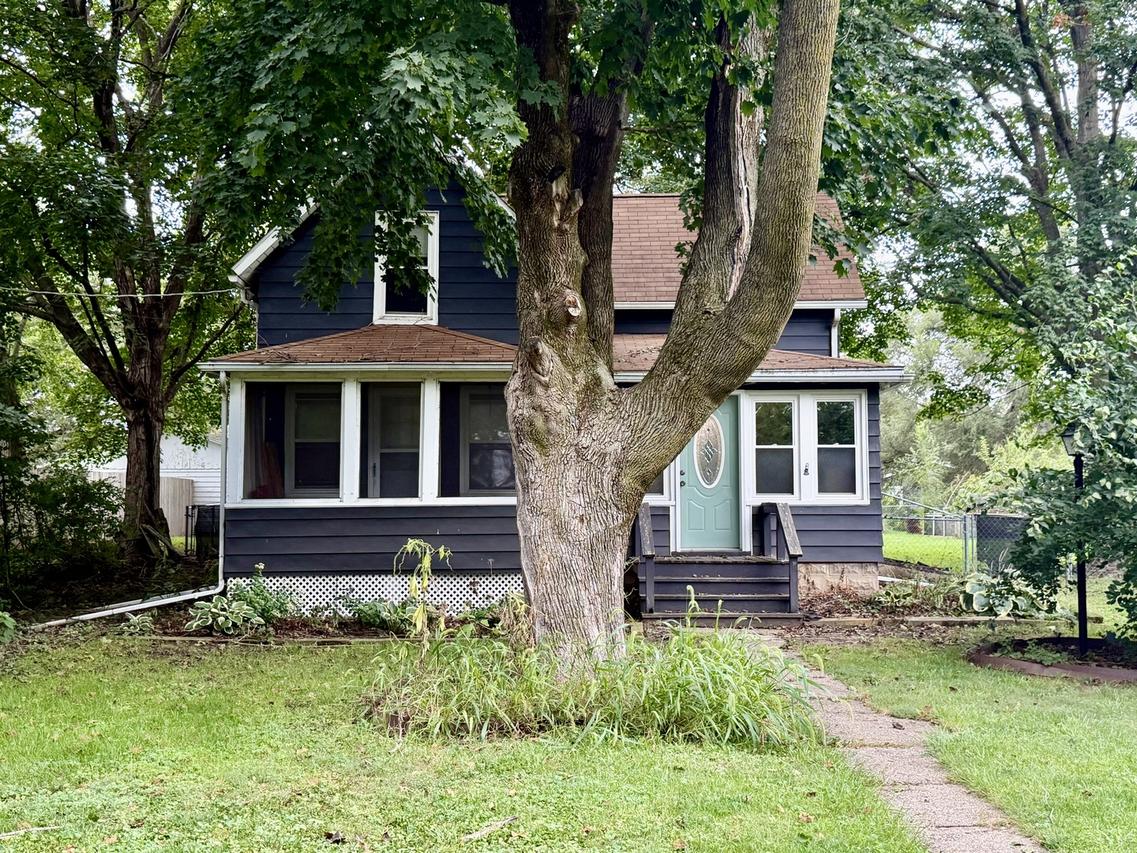 2211 Deets Rd., Sterling, IL 61081