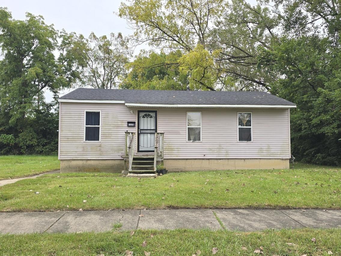 168 W 156th Pl., Harvey, IL 60426