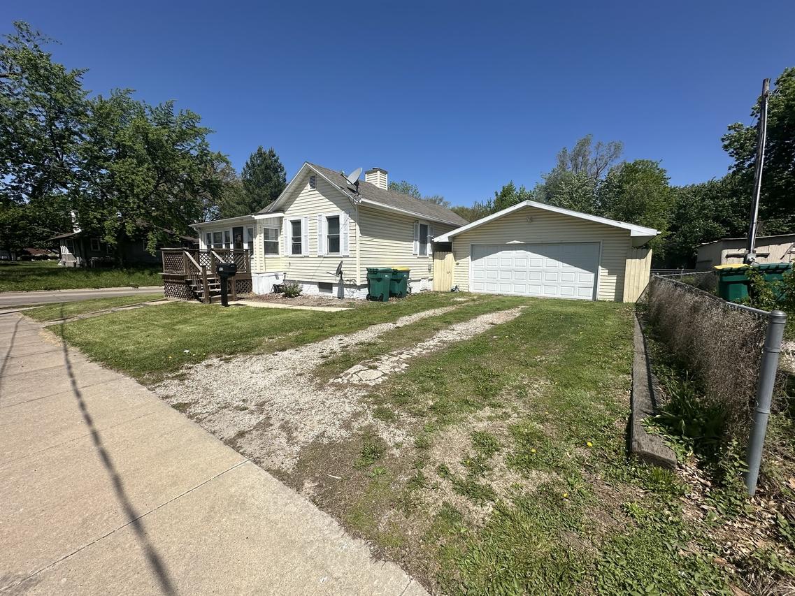 102 E Grove St., Streator, IL 61364