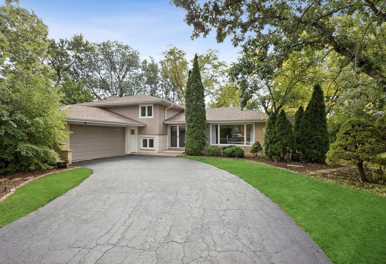 7525 W Manitoba Dr., Palos Heights, IL 60463