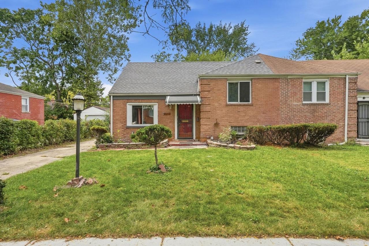 9668 S Luella Ave., Chicago, IL 60617