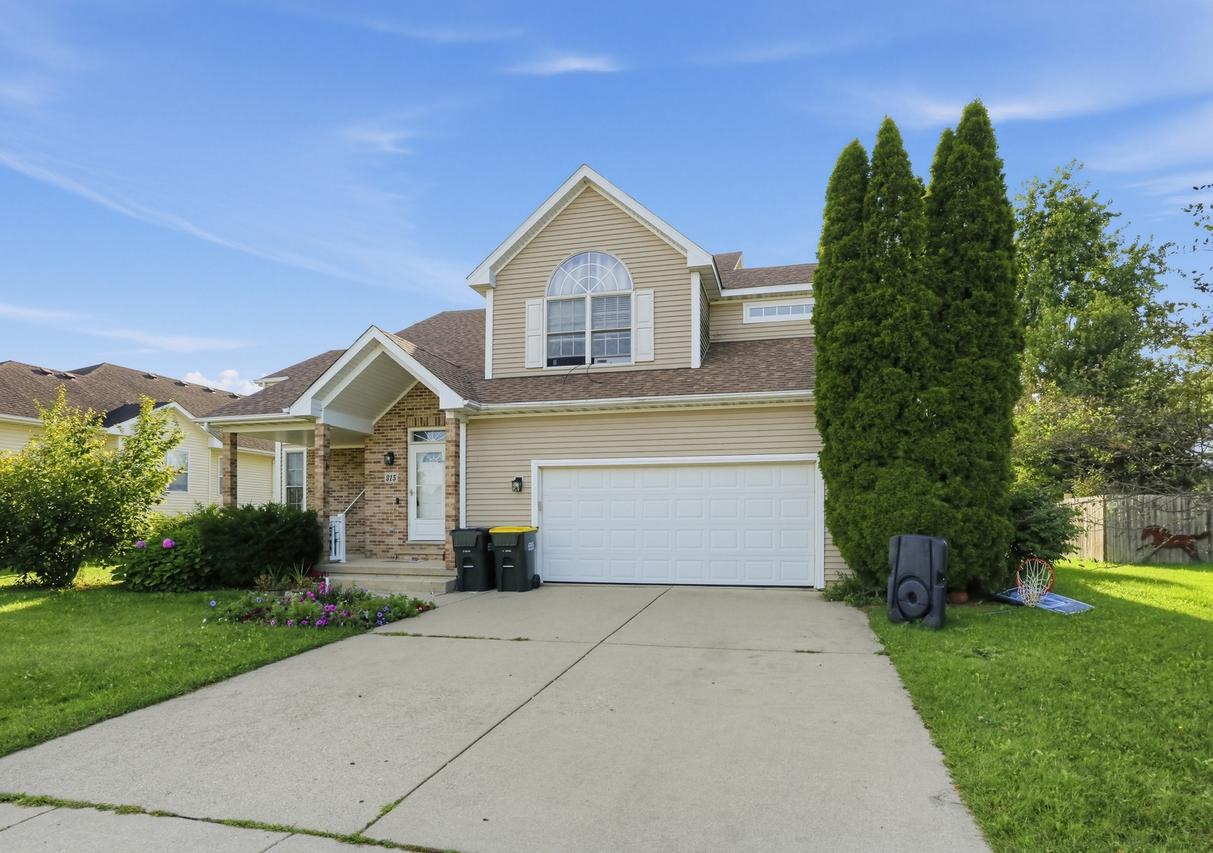 315 Stearn Dr., Genoa, IL 60135