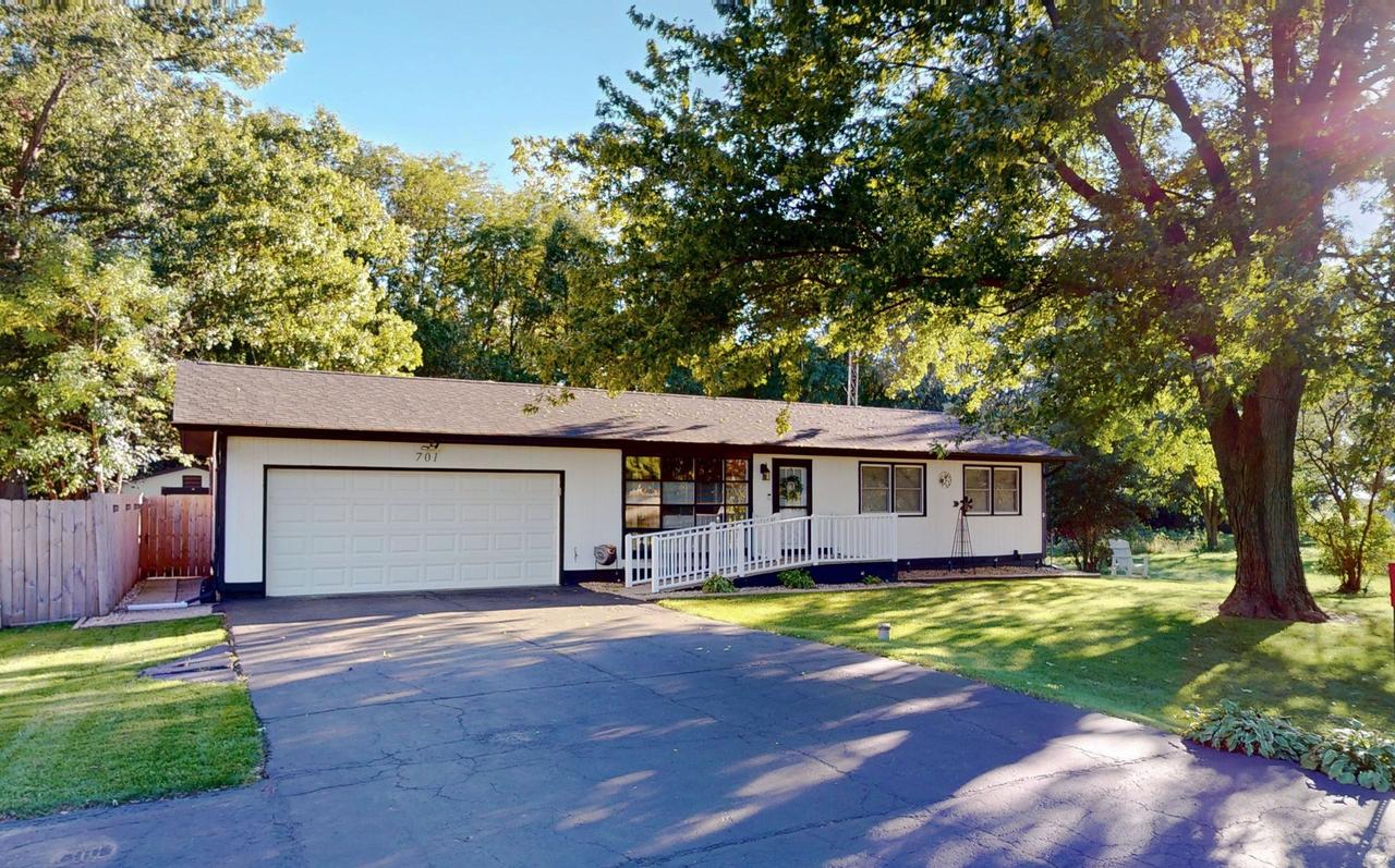42W701 Star Ln., Sugar Grove, IL 60554