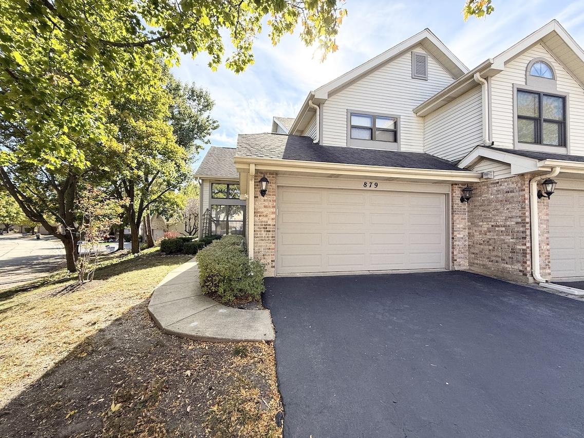 879 N Auburn Woods Dr., Palatine, IL 60067