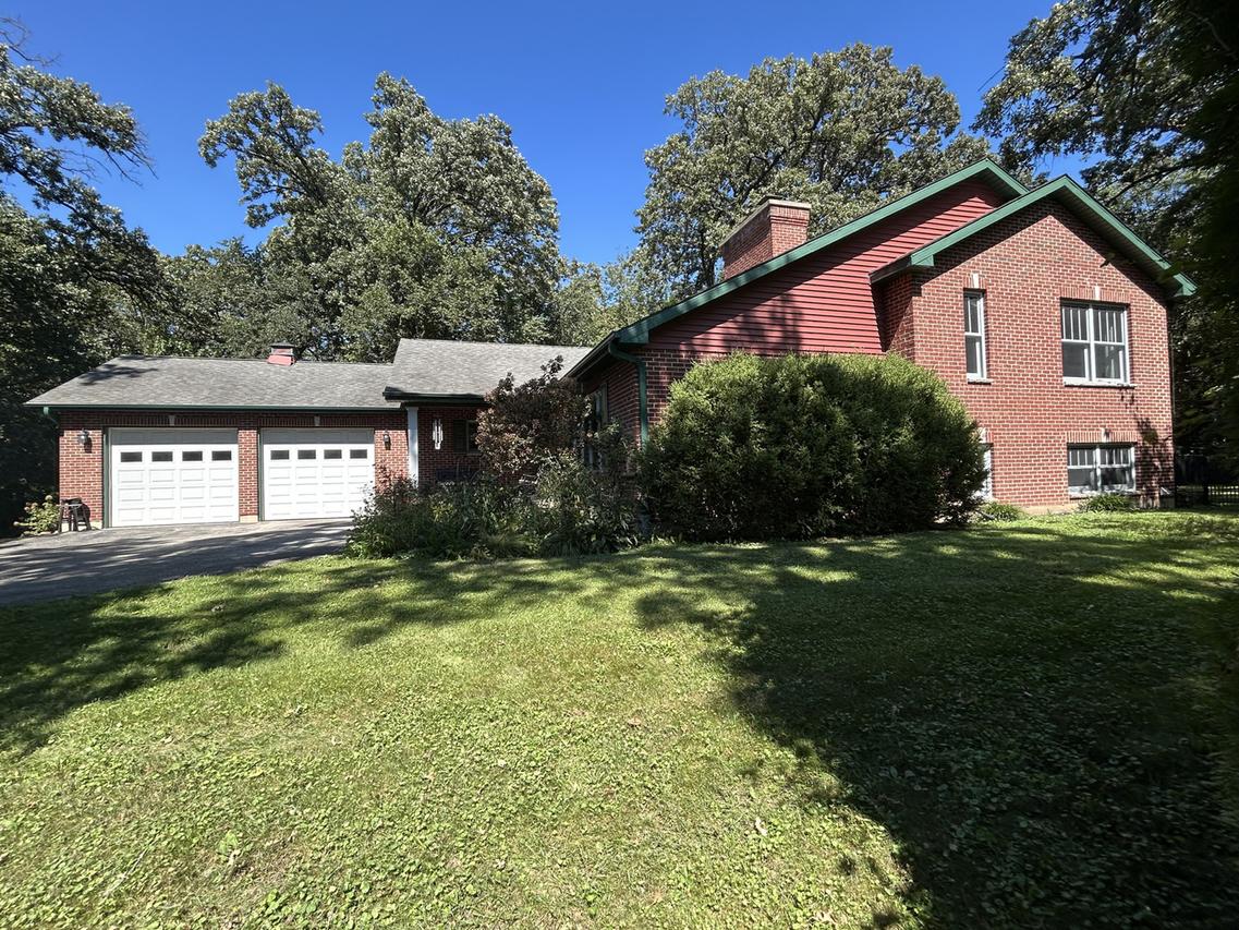 9017 Wildrose Ln., Marengo, IL 60152