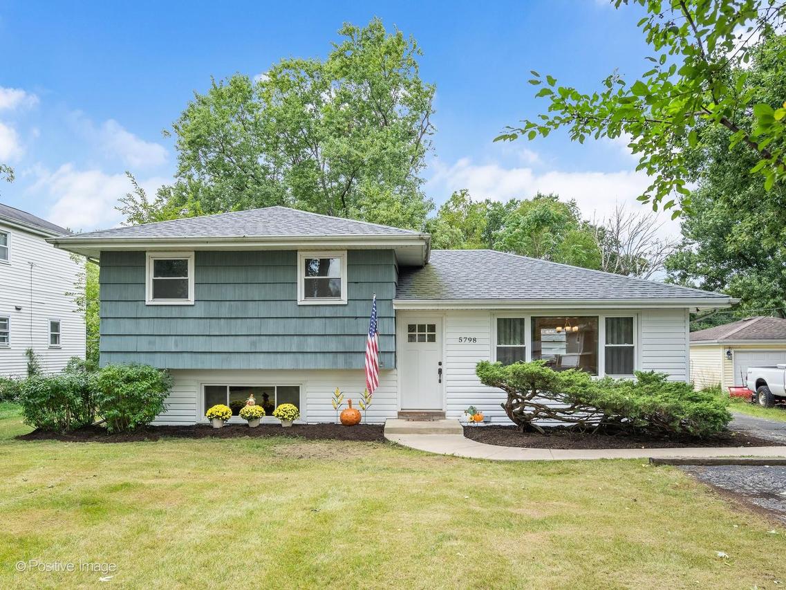 5798 Pershing Ave., Downers Grove, IL 60516