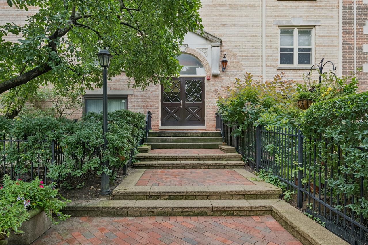 830 Forest Ave. #B, Evanston, IL 60202