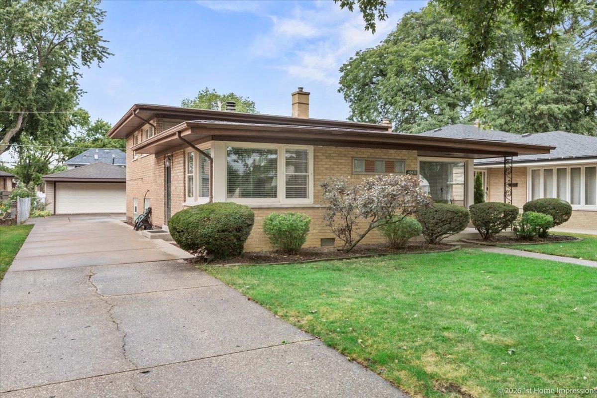 10436 S Kildare Ave., Oak Lawn, IL 60453
