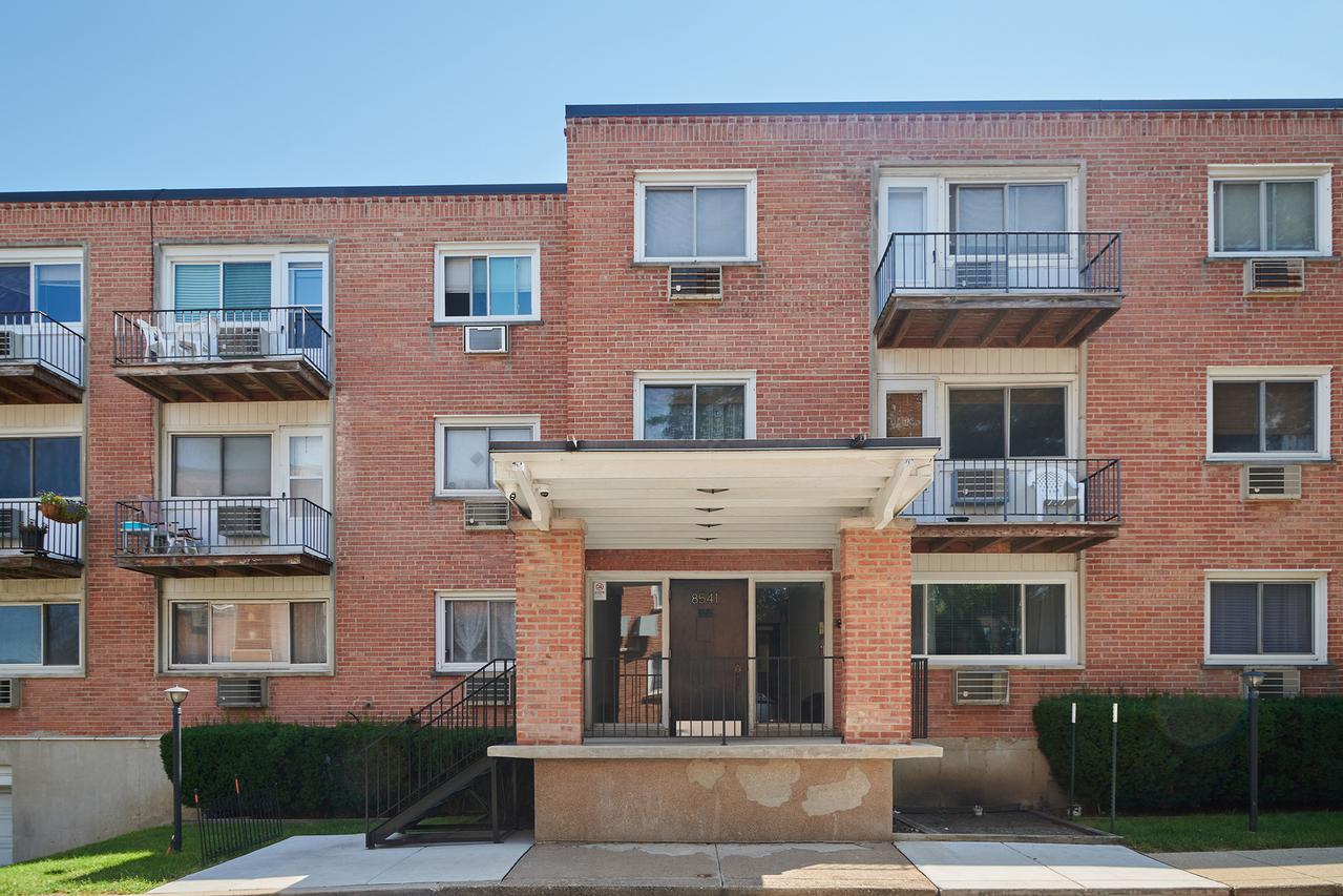 8541 Lotus Ave. #710, Skokie, IL 60077