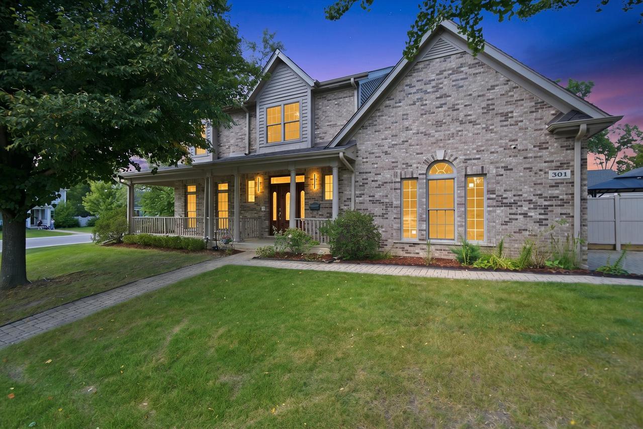 301 Spruce St., Glenview, IL 60025