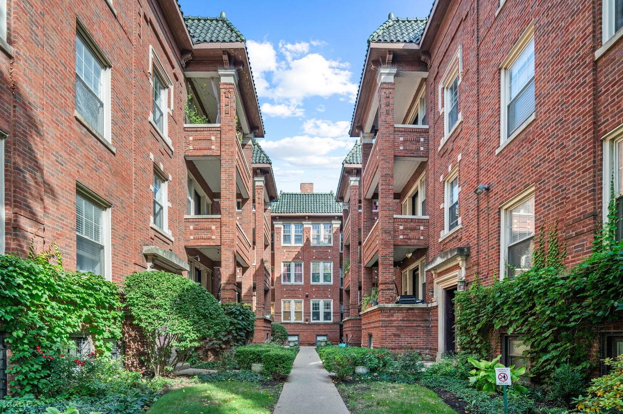 964 W Cuyler Ave. #3S, Chicago, IL 60613