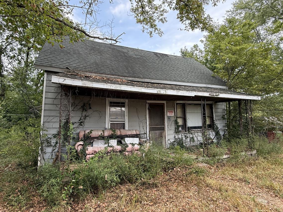 71 Lexington St., Cypress, IL 62923