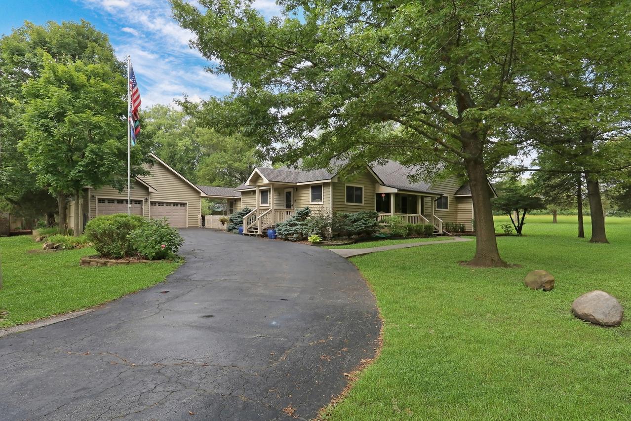 1036 Charles Ave., Gurnee, IL 60031