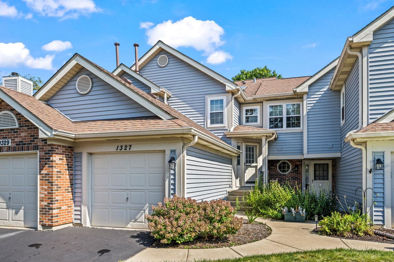 1327 Coldspring Rd., Carol Stream, IL 60188