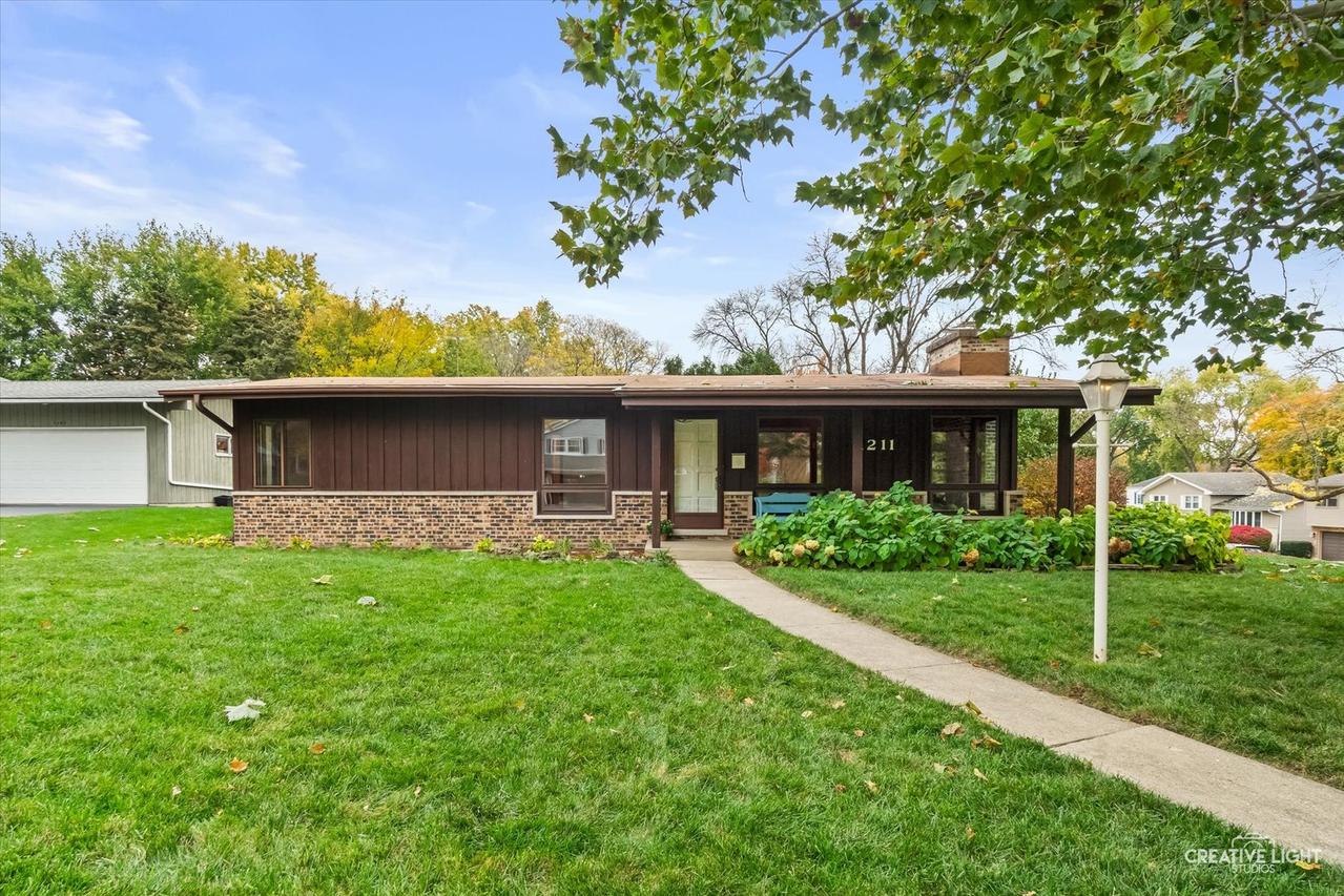 1211 Westhaven Dr., Wheaton, IL 60189