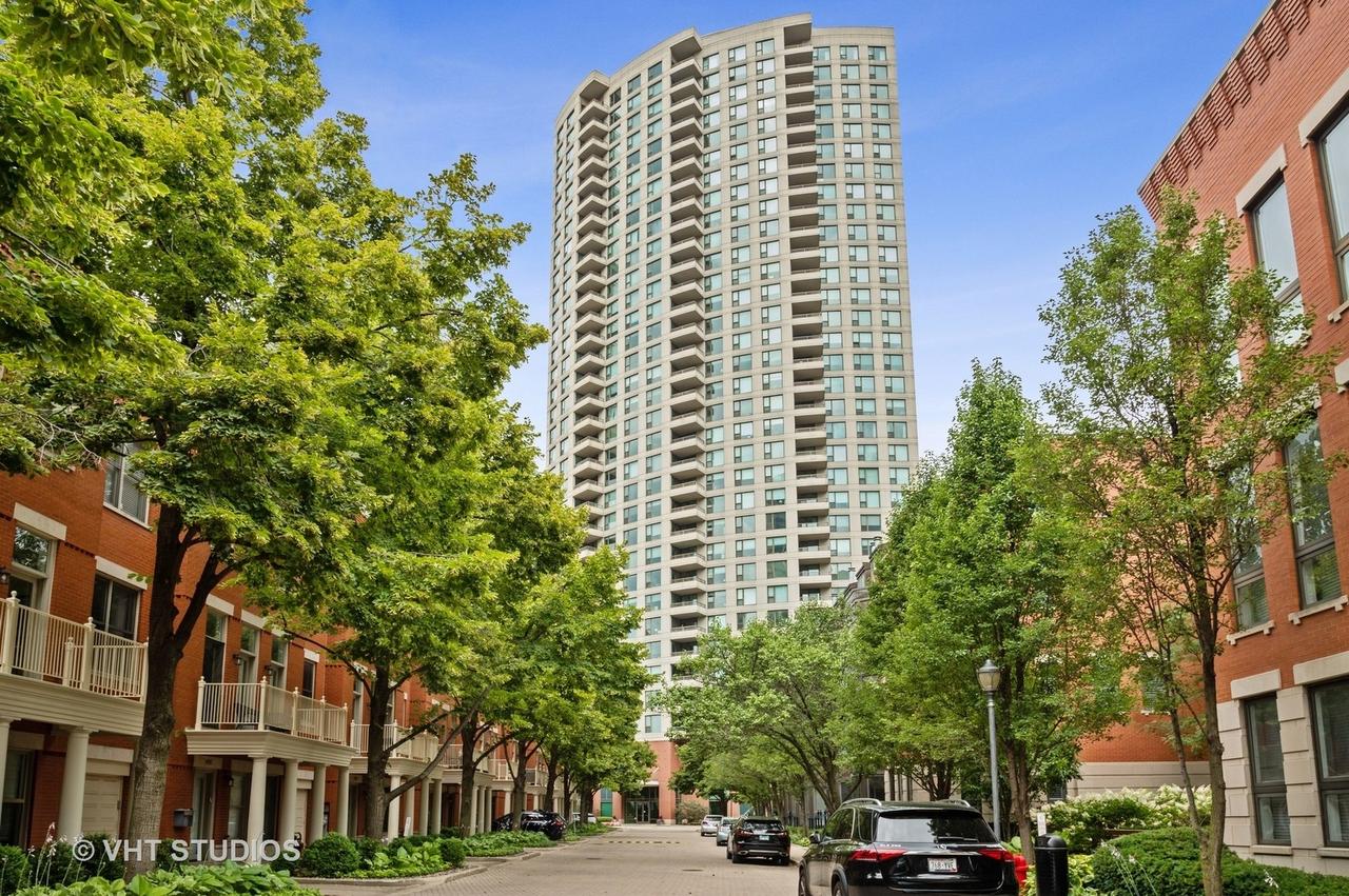 501 N Clinton St. #704, Chicago, IL 60654