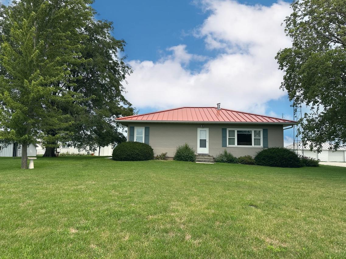 260 E 3300 N Rd., Herscher, IL 60941