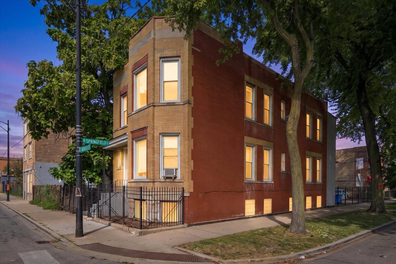 3900 W Division St., Chicago, IL 60651