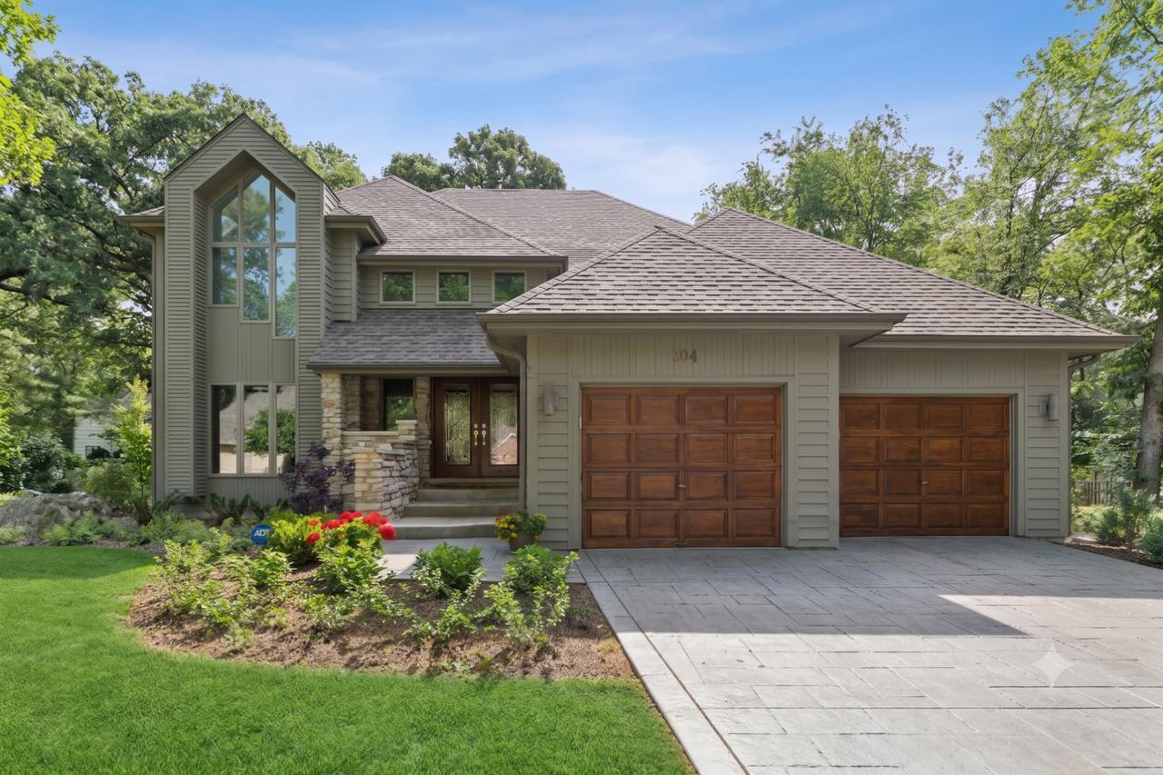 304 Apple River Dr., Naperville, IL 60565