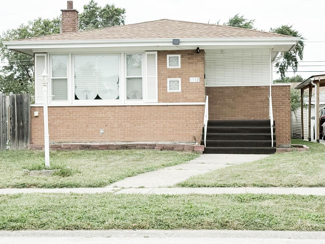1332 Mackinaw Ave., Calumet City, IL 60409