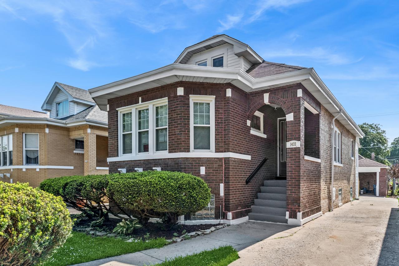 1433 S 14th Ave., Maywood, IL 60153