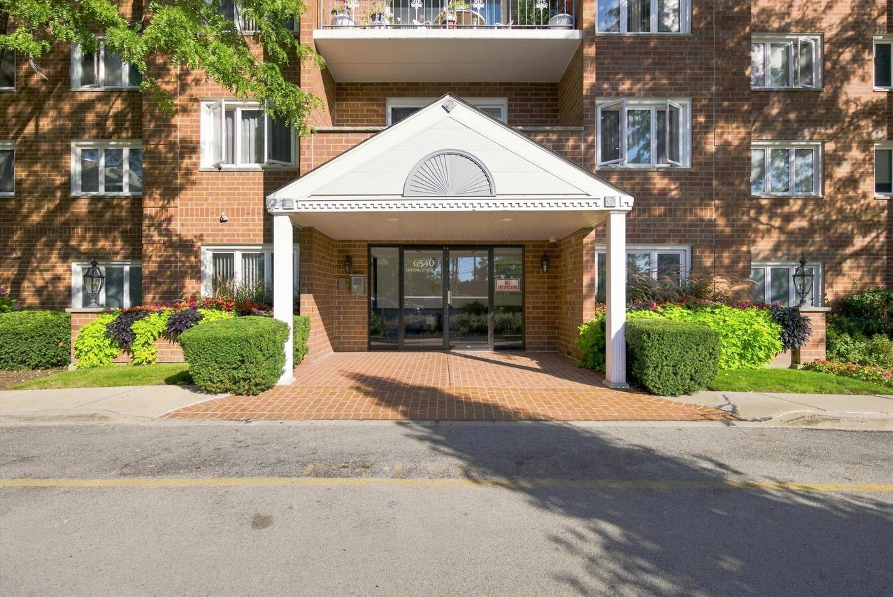 6530 W Irving Park Rd. #309, Chicago, IL 60634