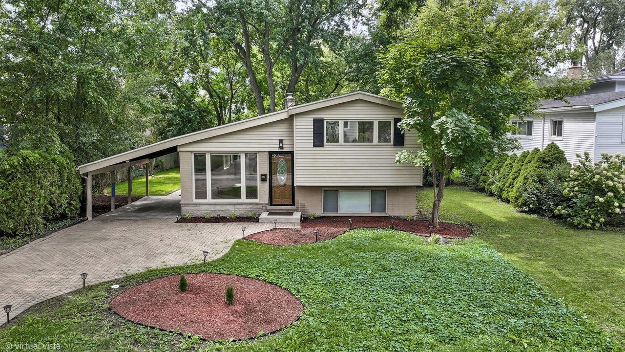 840 Fair Ln., Northbrook, IL 60062