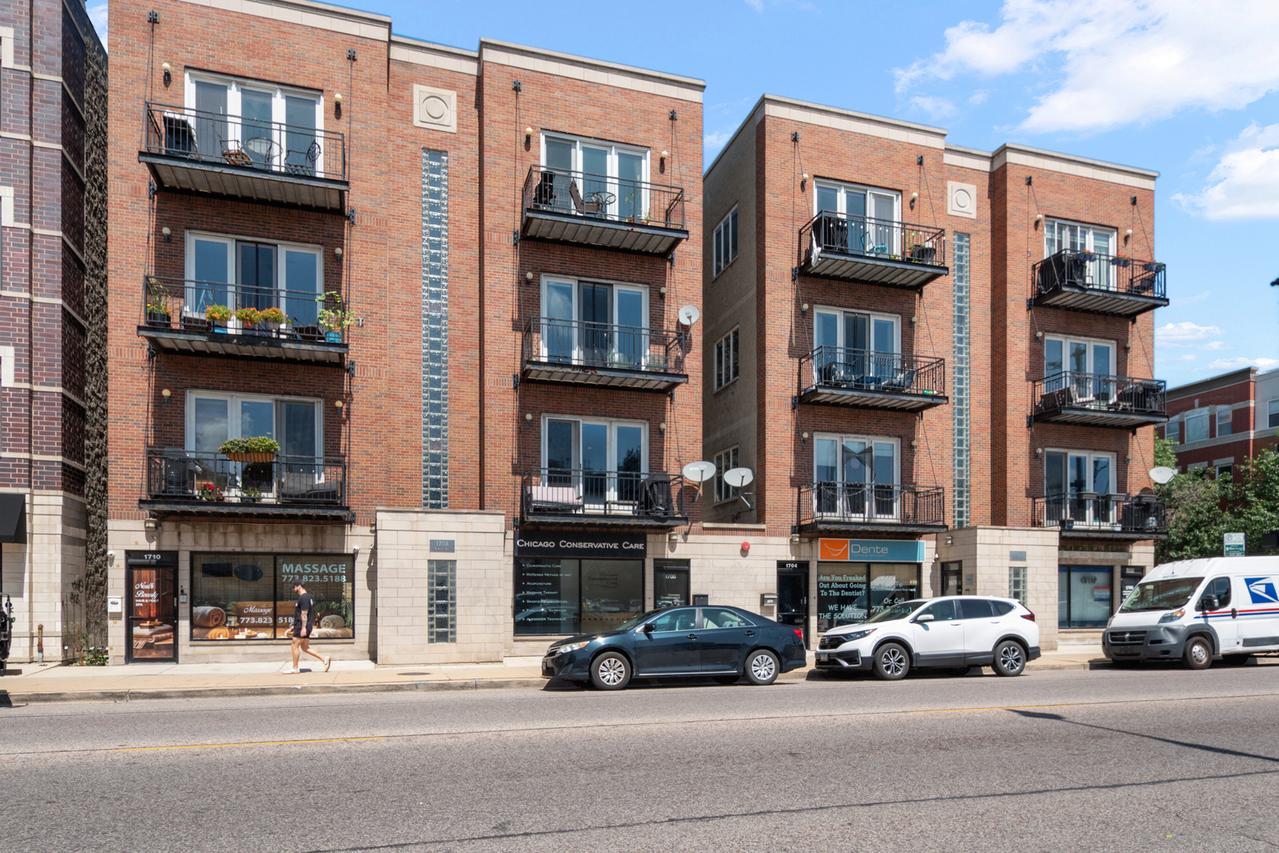 1702 W North Ave. #A2, Chicago, IL 60622