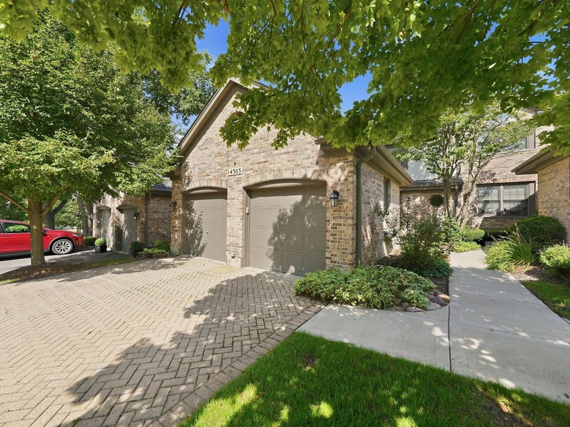 14303 Crystal Tree Dr., Orland Park, IL 60462