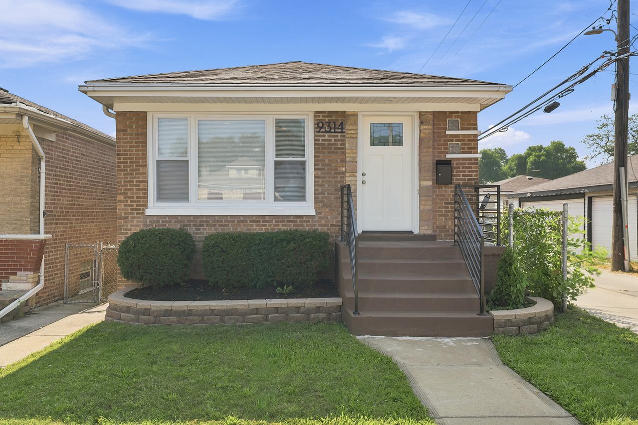 9314 S Colfax Ave., Chicago, IL 60617