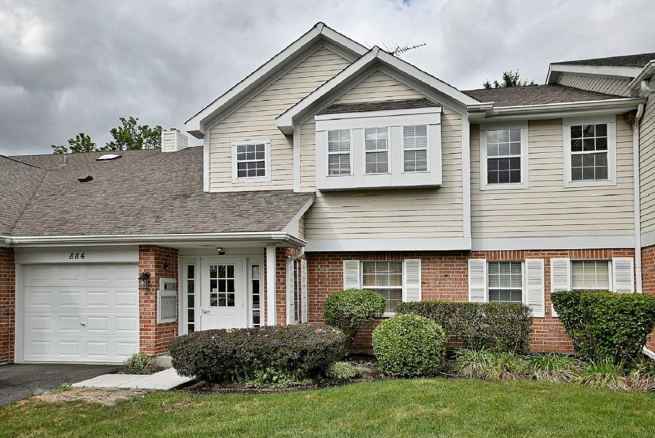 884 Pas Ct. #101, Naperville, IL 60563