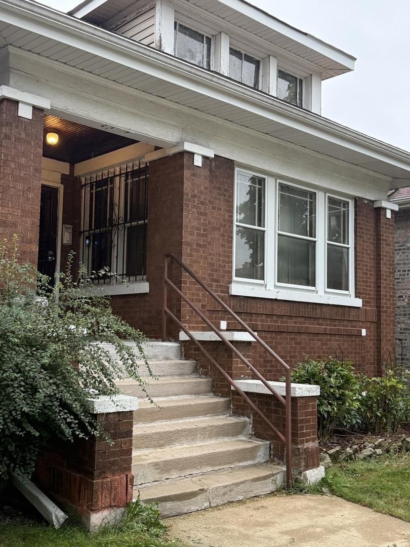 6411 S Rockwell St., Chicago, IL 60629