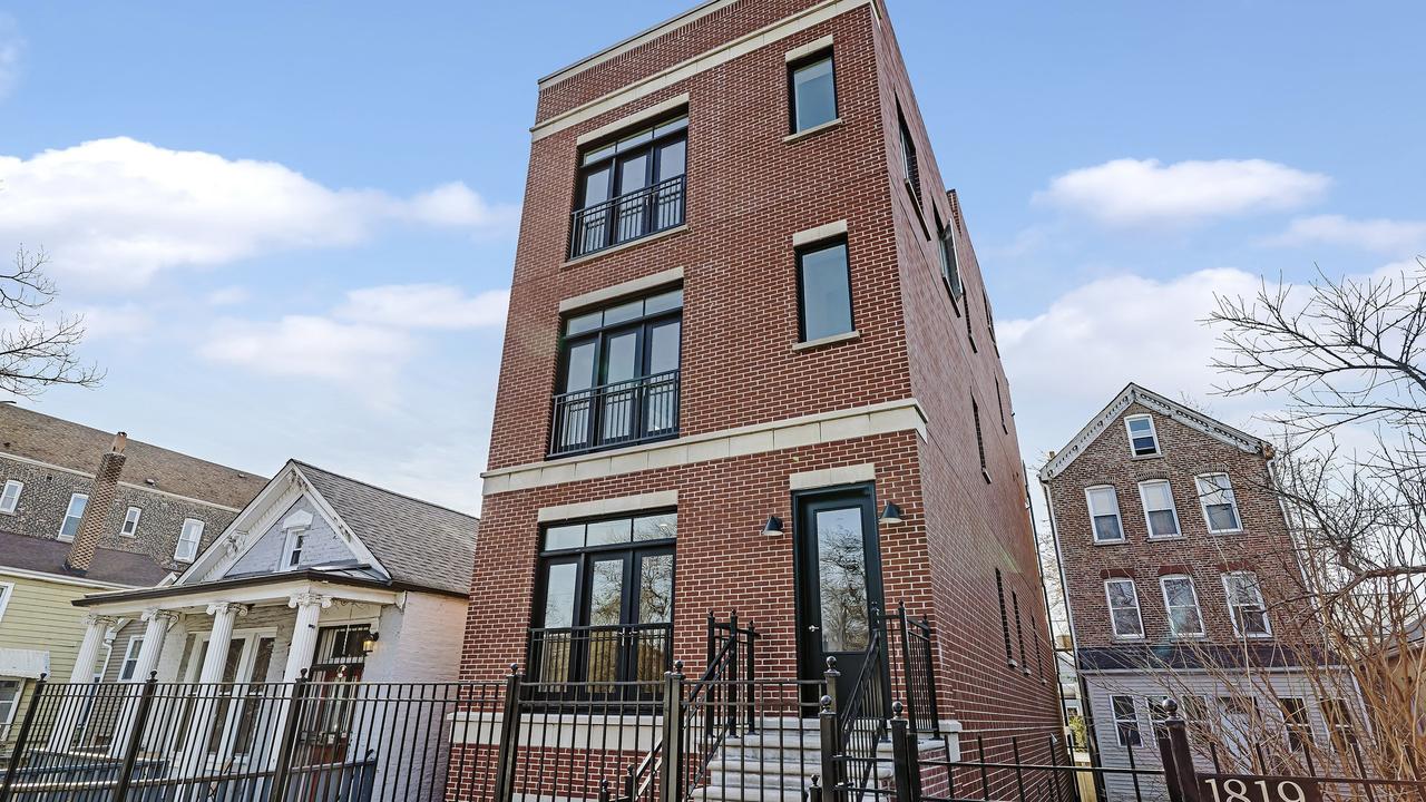 1815 W 19th St., Chicago, IL 60608
