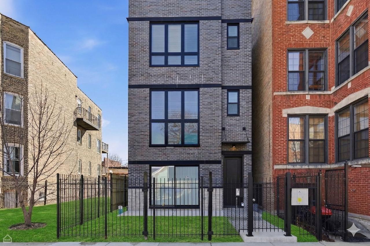 4841 S Prairie Ave., Chicago, IL 60615