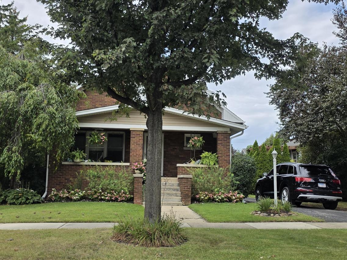 114 S Edward St., Mount Prospect, IL 60056