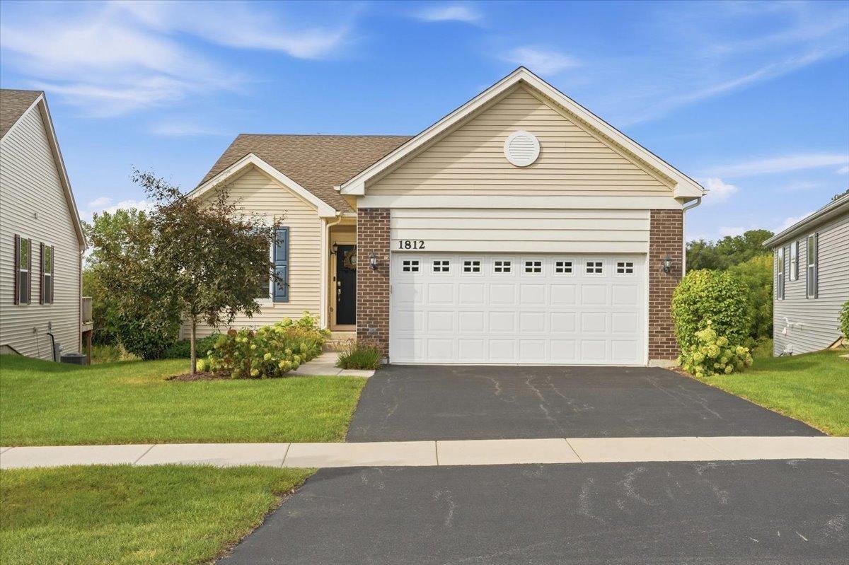 1812 Alta Dr., Volo, IL 60020