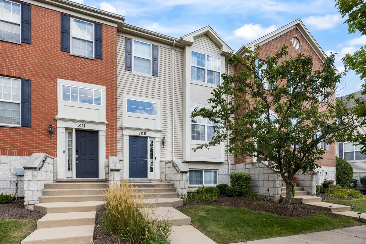 809 Brodhead Dr., Aurora, IL 60504