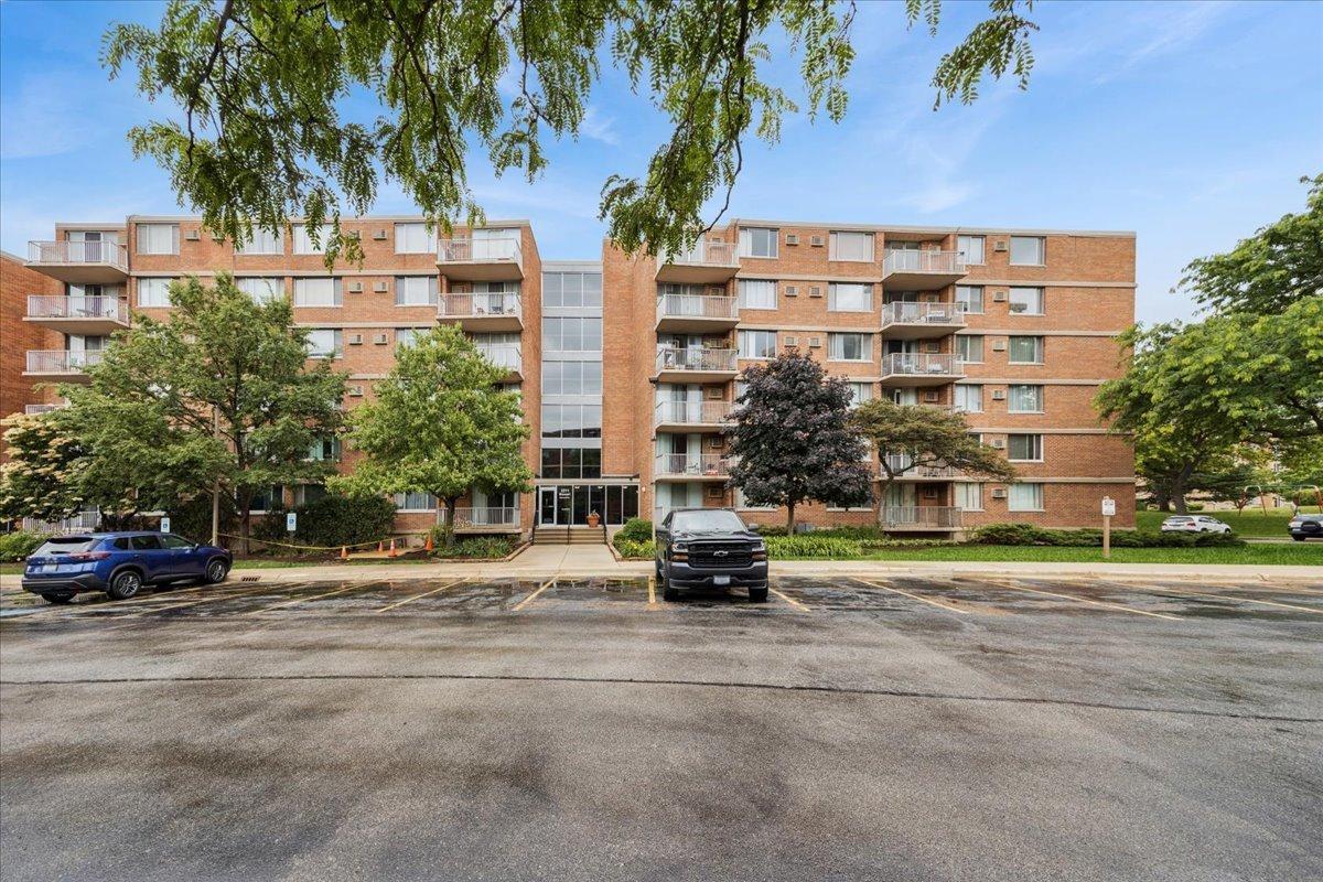 2211 S Stewart Ave. #6D, Lombard, IL 60148