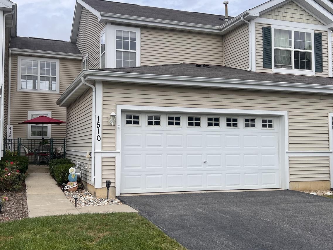 1510 W Remington Ln., Round Lake, IL 60073