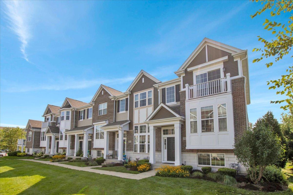 2937 Madison Dr., Naperville, IL 60564