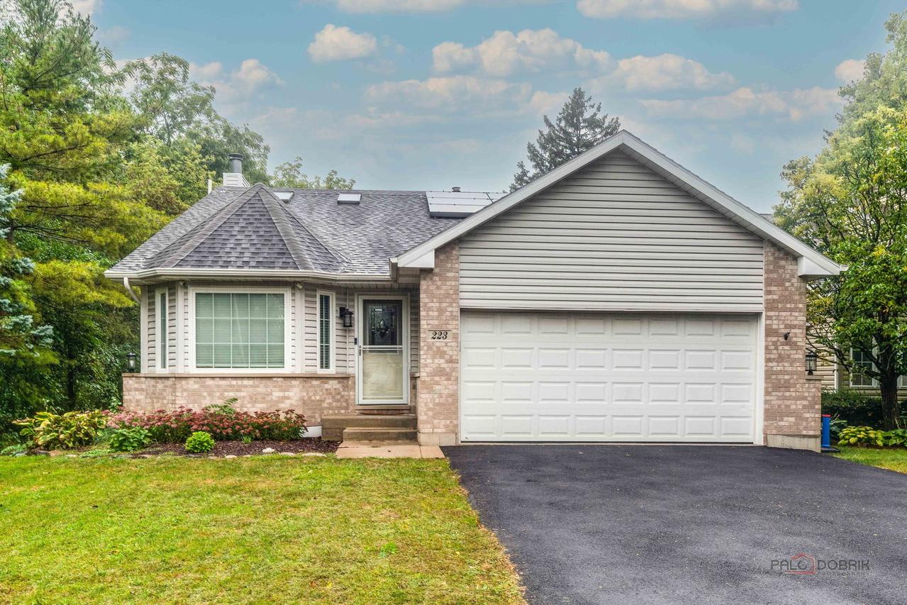 223 Delia Dr., Wauconda, IL 60084