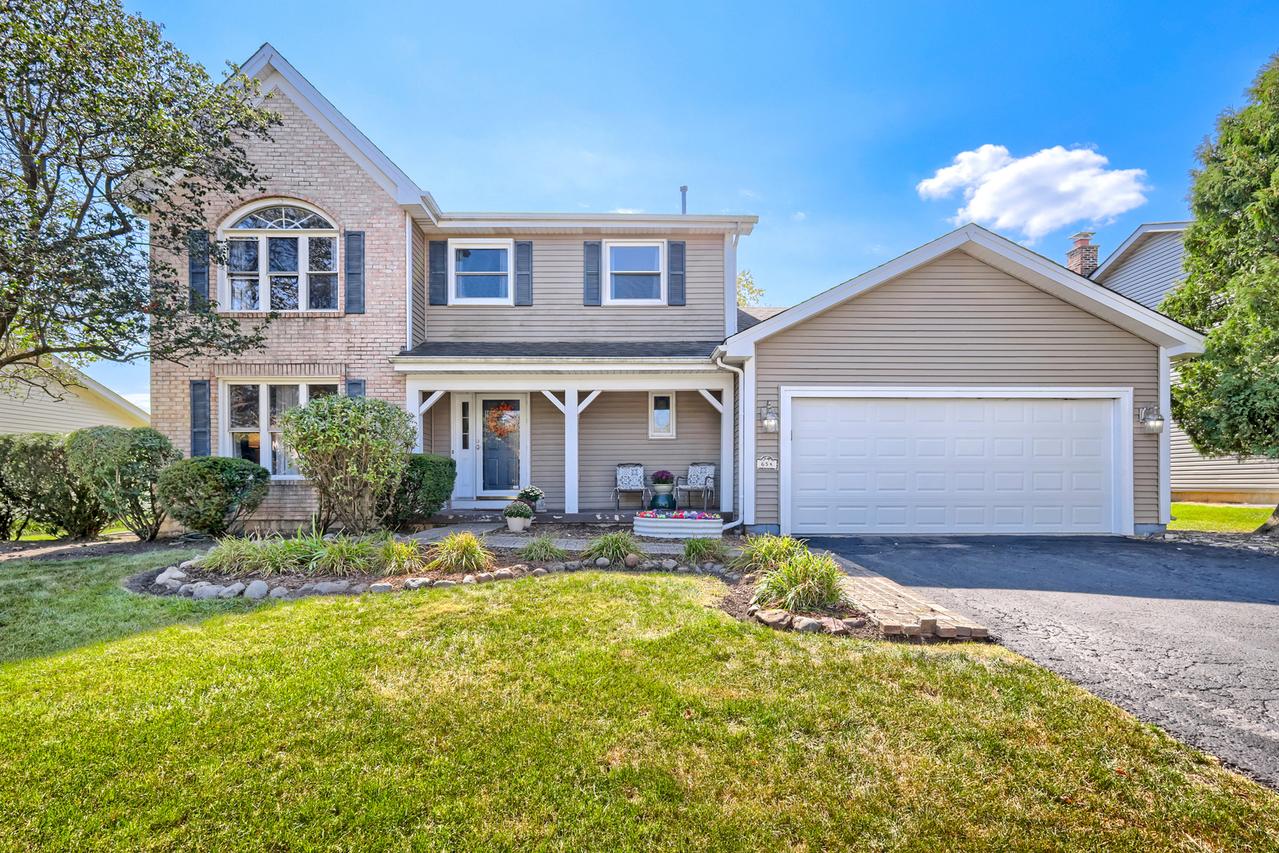 654 Matthew Ln., Carol Stream, IL 60188