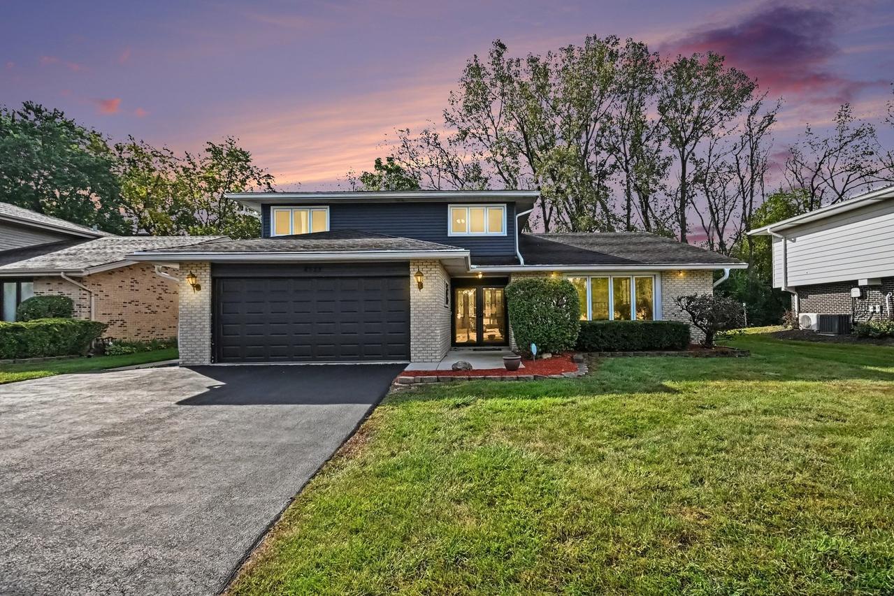 8533 W Sun Valley Dr., Palos Hills, IL 60465