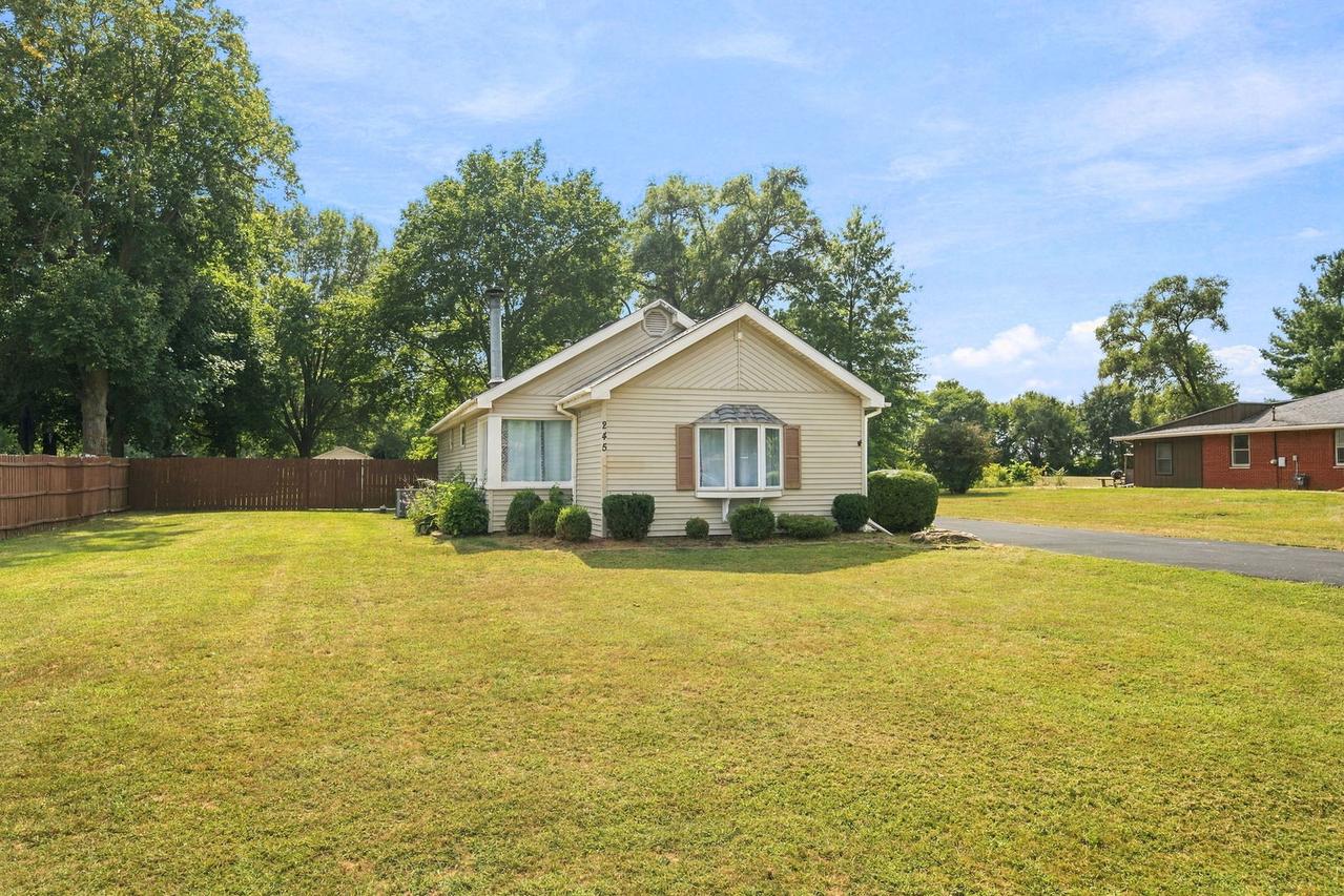 245 W Southmor Rd., Morris, IL 60450