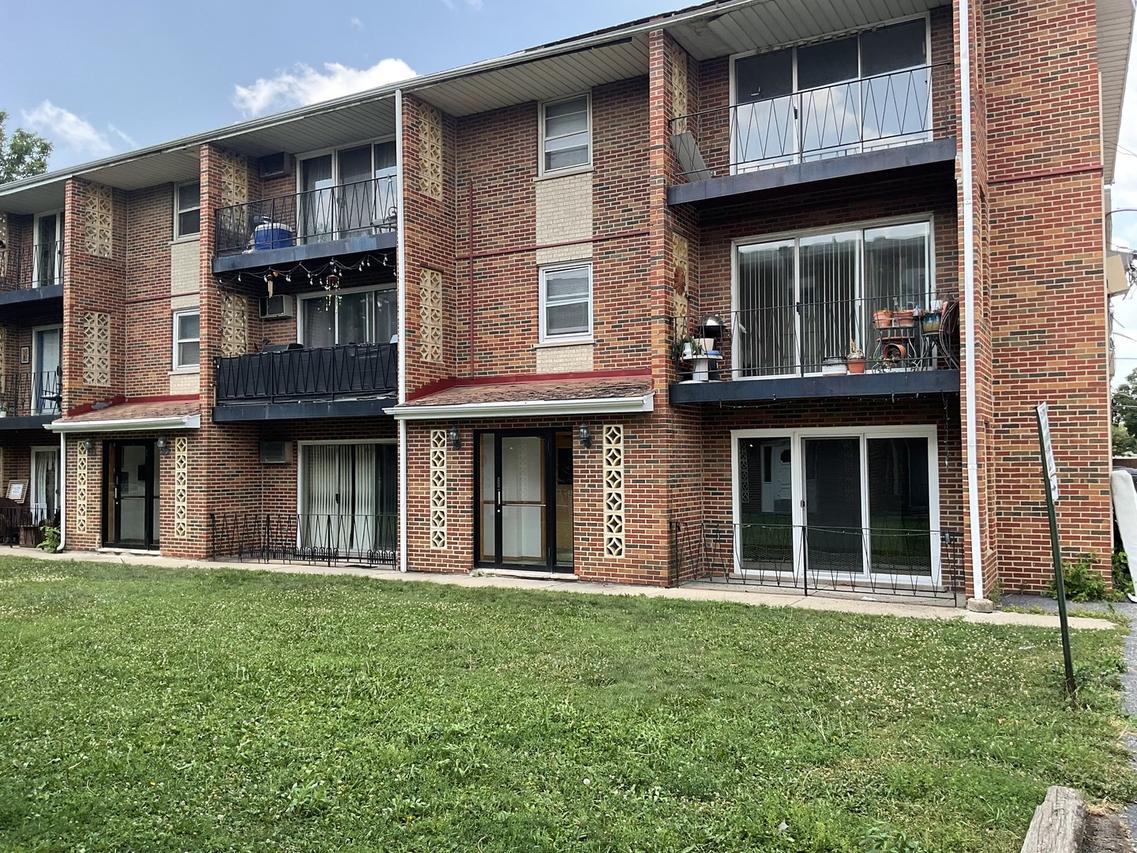 6436 W 64th Pl. #C1, Chicago, IL 60638