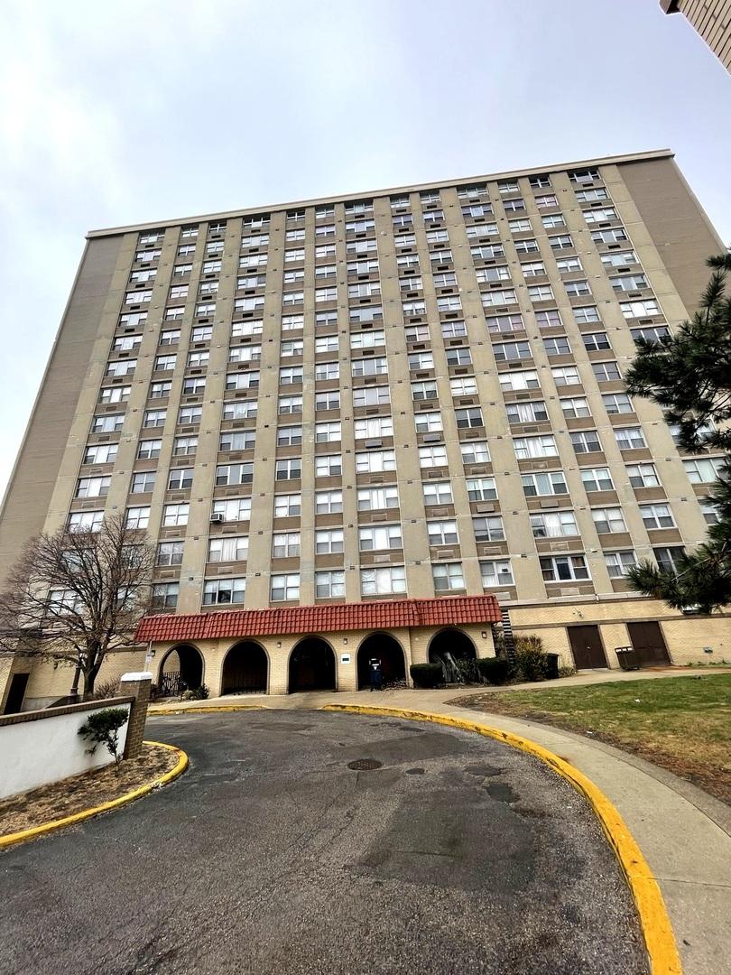 4300 W Ford City Dr. #710, Chicago, IL 60652